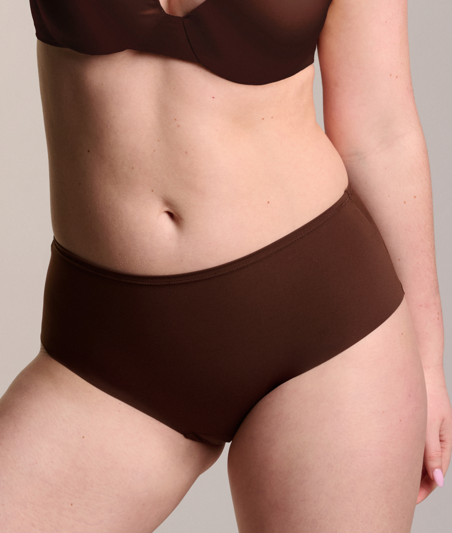 High-Waisted invisible Brief