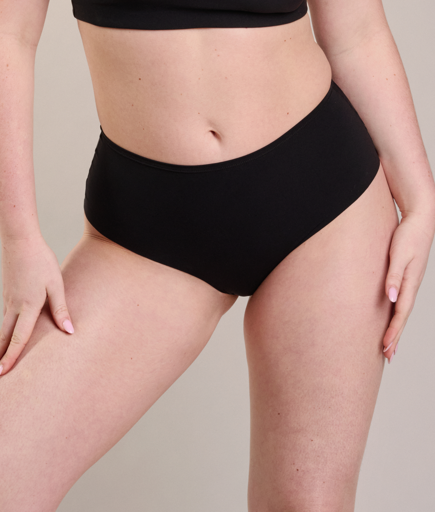 High-Waisted invisible Brief