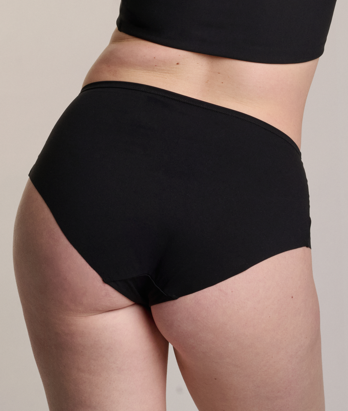 High-Waisted invisible Brief