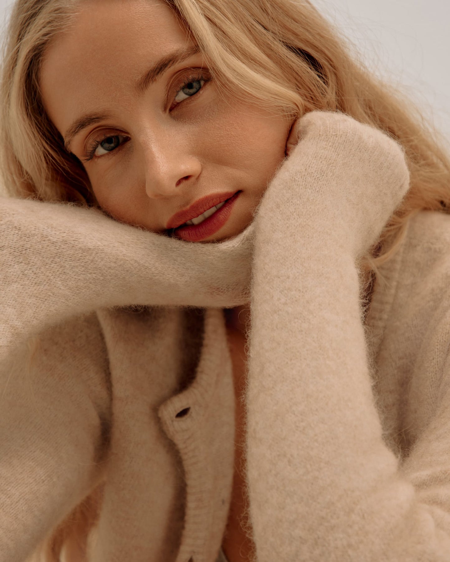 Round Neck Cardigan with Alpaca - Beige